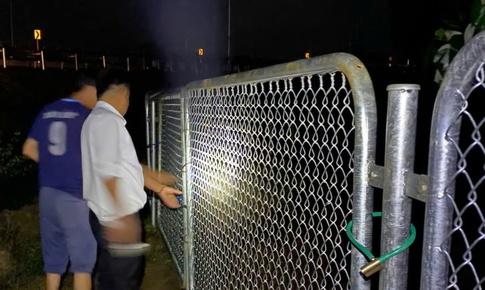 B&#242; đi v&#224;o cao tốc, chủ đầu tư cảnh b&#225;o v&#224; y&#234;u cầu xử l&#253; việc tự &#253; ph&#225; h&#224;ng r&#224;o