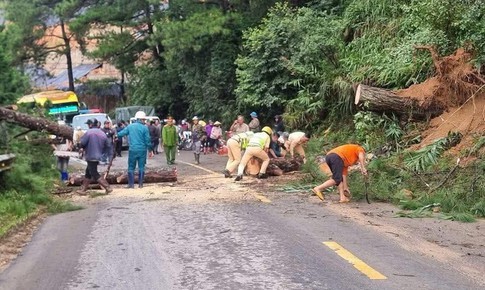 Kh&#225;nh Ho&#224;: Đ&#232;o Ngoạn Mục tiếp tục sạt lở, tiềm ẩn nguy cơ mất an to&#224;n
