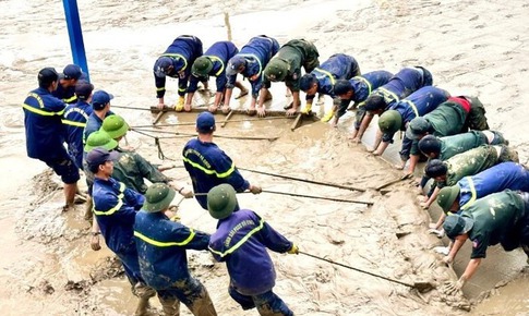 Thủ tướng: Khắc phục hậu quả thi&#234;n tai ở Trung Bộ với tinh thần khẩn trương nhất, quyết liệt nhất