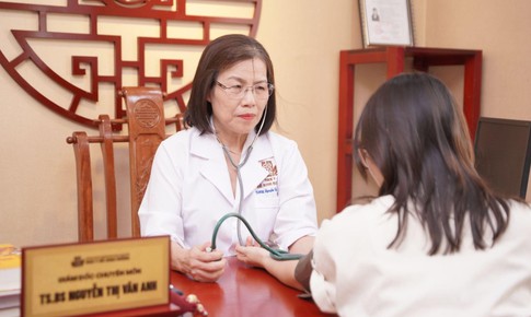 Ch&#226;n dung nữ b&#225;c sĩ Đỗ Minh Đường hơn 40 năm chuy&#234;n t&#226;m chữa bệnh bằng YHCT