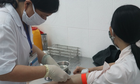 Người c&#243; nguy cơ cao với HIV n&#234;n l&#224;m g&#236;?