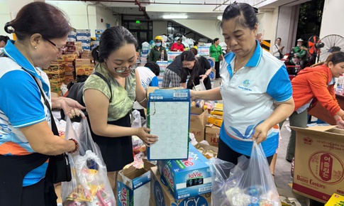 TPHCM k&#234;u gọi quy&#234;n g&#243;p khẩn cấp hỗ trợ đồng b&#224;o v&#249;ng lũ 