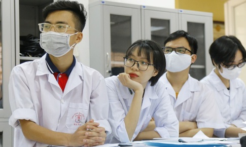 Dự thảo Luật Gi&#225;o dục đại học: Đừng đ&#224;o tạo b&#225;c sĩ theo quy tr&#236;nh h&#224;nh ch&#237;nh thay v&#236; quy tr&#236;nh chuy&#234;n m&#244;n