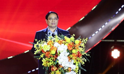 Thủ tướng k&#234;u gọi đồng l&#242;ng hướng về miền Trung tại Tuần lễ Đại đo&#224;n kết 2025