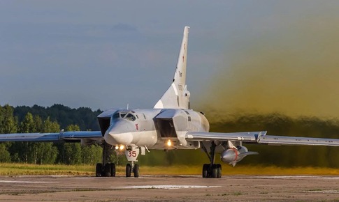 Nga điều loạt máy bay ném bom Tu-22M3 từ Viễn Đông áp sát Ukraine