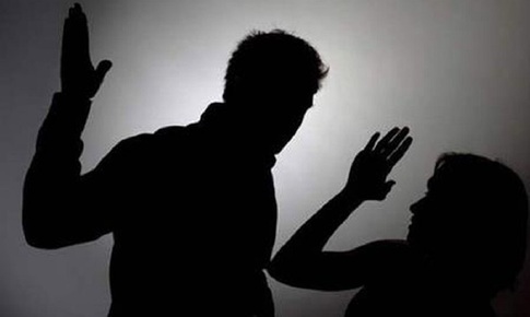 Quy định mới từ 15/12: Cưỡng &#233;p vợ hoặc chồng quan hệ t&#236;nh dục tr&#225;i &#253; muốn bị phạt đến 30 triệu đồng