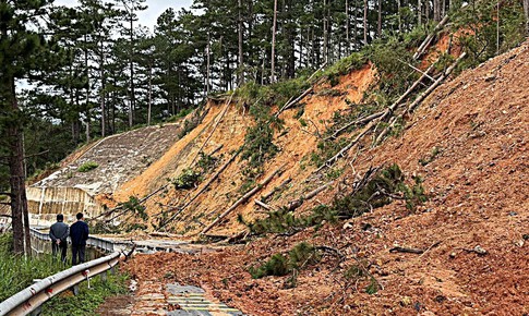 Hạ tầng giao th&#244;ng &#39;tổn thương&#39; ra sao sau mưa lũ?