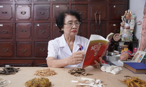 BS CKII Nguyễn Thị Nhuần: Người lưu giữ tinh hoa thuốc Nam trong chặng đường 15 năm thuốc d&#226;n tộc