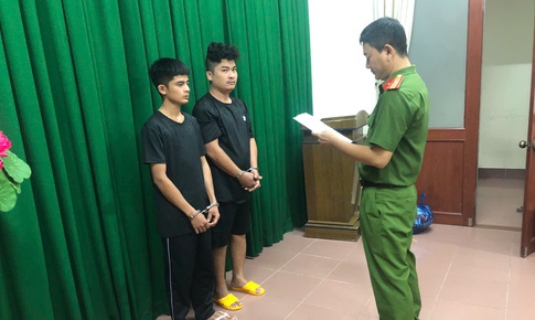 Đ&#226;m chết người sau m&#226;u thuẫn tại qu&#225;n karaoke