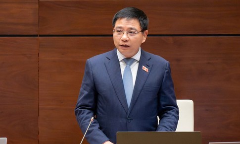 Bộ trưởng Bộ T&#224;i ch&#237;nh n&#234;u l&#253; do giữ c&#225;c nh&#224; m&#225;y sản xuất thuốc l&#225; điện tử cho xuất khẩu