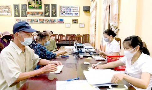 Chủ tịch x&#227; quyết định chi trả trợ cấp hưu tr&#237; x&#227; hội cho người gi&#224; kh&#244;ng c&#243; lương hưu