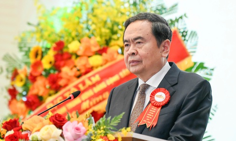 Chủ tịch Quốc hội: Th&#250;c đẩy đổi mới lập ph&#225;p, gi&#225;m s&#225;t v&#224; ho&#224;n thiện thể chế bằng phong tr&#224;o thi đua y&#234;u nước