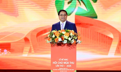 Thủ tướng Phạm Minh Ch&#237;nh dự Lễ bế mạc Hội chợ M&#249;a Thu lần thứ nhất 2025