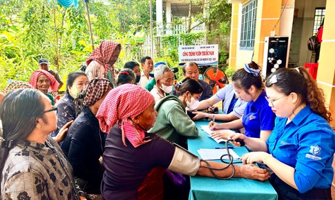 Đồng Nai đẩy mạnh giảm ngh&#232;o bền vững gắn với đầu tư y tế v&#249;ng kh&#243; khăn