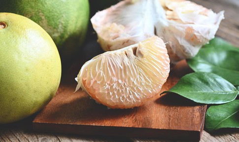 Ăn bưởi buổi tối c&#243; ảnh hưởng đến giấc ngủ kh&#244;ng?