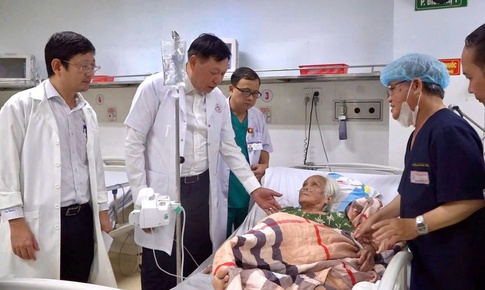 Bộ Y tế kiểm tra c&#244;ng t&#225;c ph&#242;ng, chống dịch sau mưa lũ tại Đ&#224; Nẵng