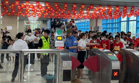 Từ 18/11, kh&#225;ch đi t&#224;u C&#225;t Linh-H&#224; Đ&#244;ng sẽ chuyển sang sử dụng thẻ v&#233; mới