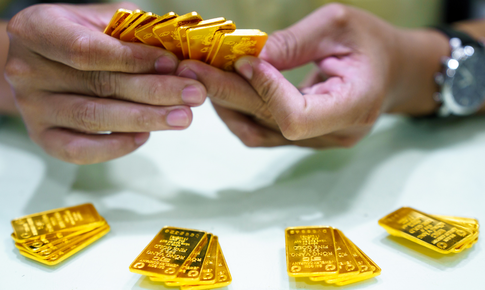 Gi&#225; v&#224;ng h&#244;m nay ng&#224;y 7/11 nằm y&#234;n nghe ng&#243;ng