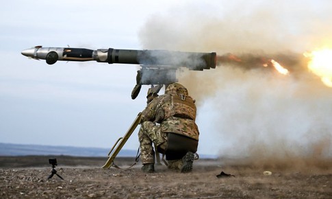 Cặp vũ kh&#237; Nga khiến xe tăng Ukraine khiếp sợ