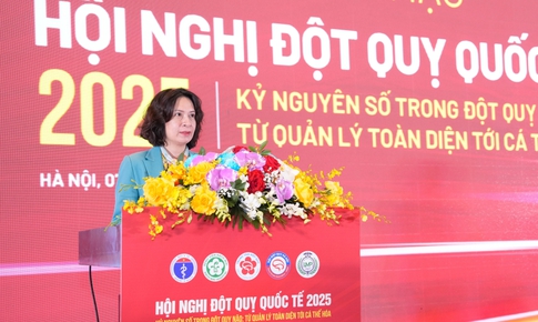 Thứ trưởng Bộ Y tế: Nỗ lực để mỗi người d&#226;n được tiếp cận cấp cứu, điều trị đột quỵ trong &#39;thời gian v&#224;ng&#39;
