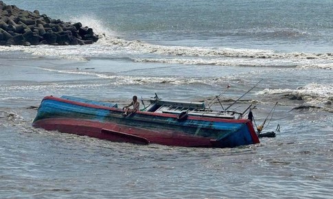 5 t&#224;u c&#225; ở L&#226;m Đồng bị ch&#236;m do ảnh hưởng mưa lũ