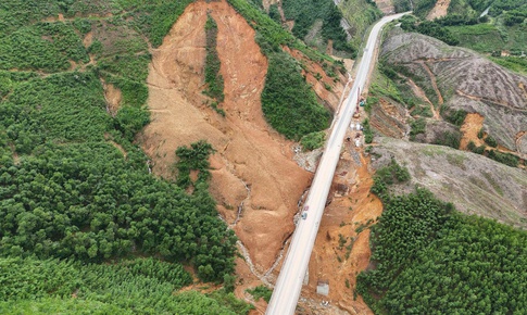 Tổ chức giao th&#244;ng tạm thời tr&#234;n cao tốc La Sơn - H&#242;a Li&#234;n do nguy cơ sạt lở