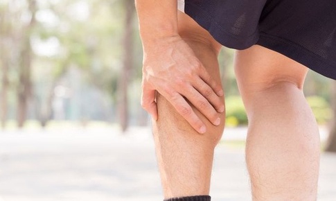 Đừng chủ quan với đau nhức ch&#226;n: Cảnh gi&#225;c nguy cơ tắc động mạch