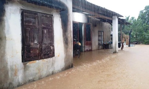 B&#227;o số 15 sẽ suy yếu th&#224;nh &#225;p thấp nhiệt đới ngay tr&#234;n biển nhưng g&#226;y mưa từ B&#236;nh Định (cũ) đến Kh&#225;nh H&#242;a