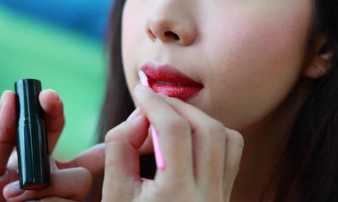 Tiếp x&#250;c với ch&#236; trước khi sinh dễ mắc trầm cảm v&#224; lo &#226;u khi trưởng th&#224;nh