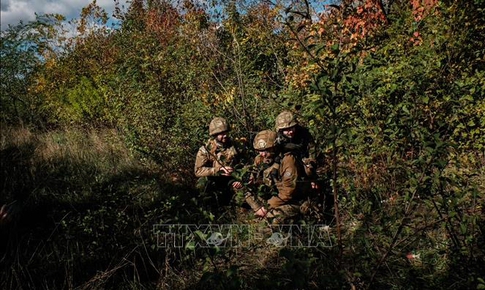 Ukraine đặt &#39;trần&#39; 800.000 qu&#226;n nh&#226;n trong mọi kịch bản h&#242;a đ&#224;m