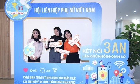 Kết nối &#39;3 an&#39; gi&#250;p phụ nữ l&#224;m chủ kh&#244;ng gian số