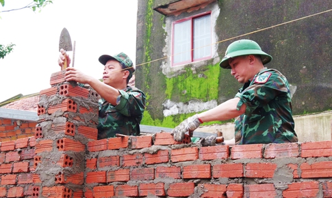 Đẩy nhanh tiến độ xây dựng, những ngôi nhà kiên cố trong 'Chiến dịch Quang Trung' sắp được trao tận tay người dân