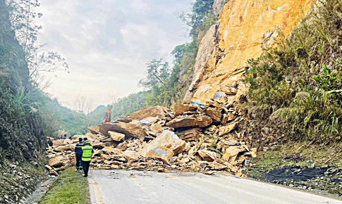 Đã tìm thấy và xác định được danh tính 3 nạn nhân vụ sạt lở trên Quốc lộ 6