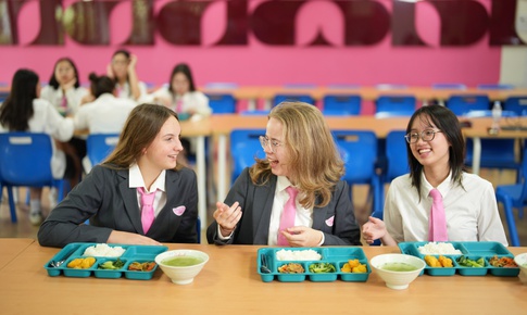 Xây dựng thói quen ăn uống lành mạnh cho trẻ - Khởi đầu từ bữa ăn gia đình