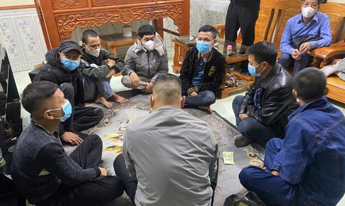 Triệt phá tụ điểm đánh bạc, 10 đối tượng bị tạm giữ