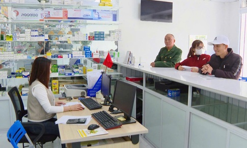 Người bệnh bớt cảnh đi xa khi hàng trăm loại thuốc sắp về trạm y tế xã