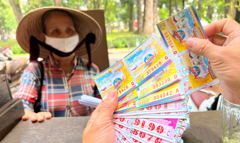 Vợ trúng vé số là tài sản riêng hay chung của 2 vợ chồng?