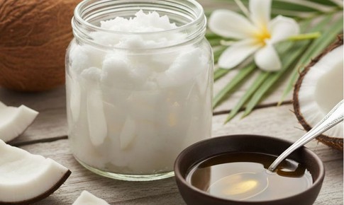 Cách sử dụng dầu dừa để dưỡng mi nhanh dài