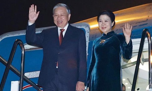 Tổng B&#237; thư T&#244; L&#226;m v&#224; Phu nh&#226;n kết th&#250;c tốt đẹp chuyến thăm cấp Nh&#224; nước tới L&#224;o