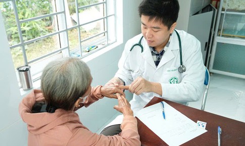 Trăn trở của bác sĩ tim mạch vừa về từ rốn lũ Đắk Lắk