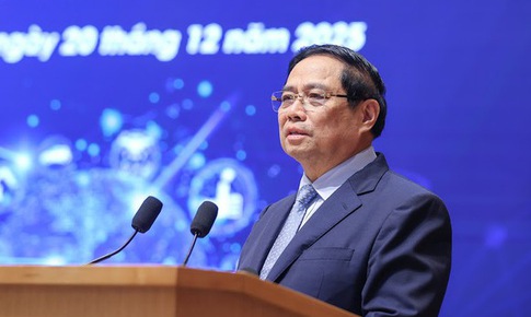 Thủ tướng: Phát triển kinh tế số, xã hội số là động lực cốt lõi để đạt tăng trưởng 2 con số