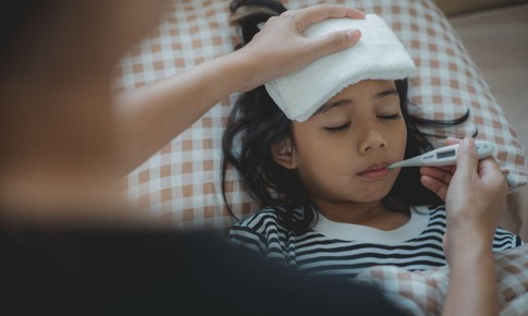 Trẻ tiêm vắc xin vẫn mắc viêm não Nhật Bản: Chuyên gia lý giải nguyên nhân