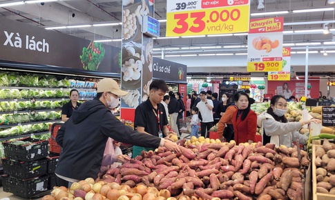 Thị trường bán lẻ Hà Nội sôi động dịp Giáng sinh, siêu thị đồng loạt tung ưu đãi kích cầu