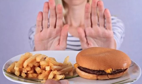 8 nhóm thực phẩm người cao tuổi nên tránh để bảo vệ sức khỏe