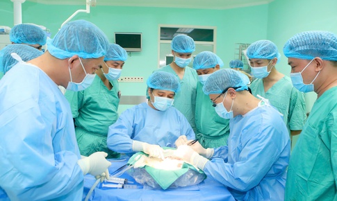 Bốn cuộc đời hồi sinh từ những ca ghép đặc biệt tại Bệnh viện Trung ương Huế