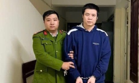 Bắt cựu cán bộ ngân hàng lừa đảo sau nhiều năm trốn ở nước ngoài