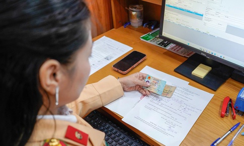 Một tuần, Hà Nội xử lý gần 10.000 hồ sơ cấp đổi giấy phép lái xe
