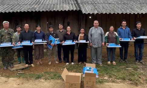 Hành trình thiện nguyện bền bỉ của sư thầy Thích Khai Quảng từ những phiên livestream bán nông sản