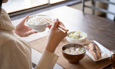 Cách ăn cơm trắng không làm tăng đường huyết