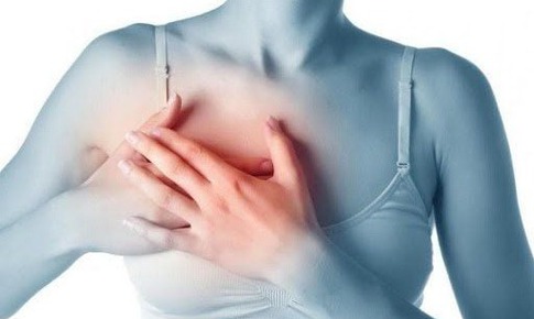 Nâng ngực đón Tết, người phụ nữ biến dạng bầu vú